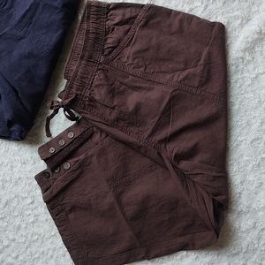 Bundle of 2 capris